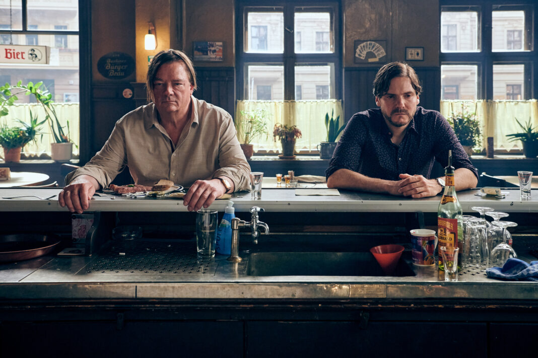 Amusement Park Film GmbH, Berlin 2020, "Nebenan"