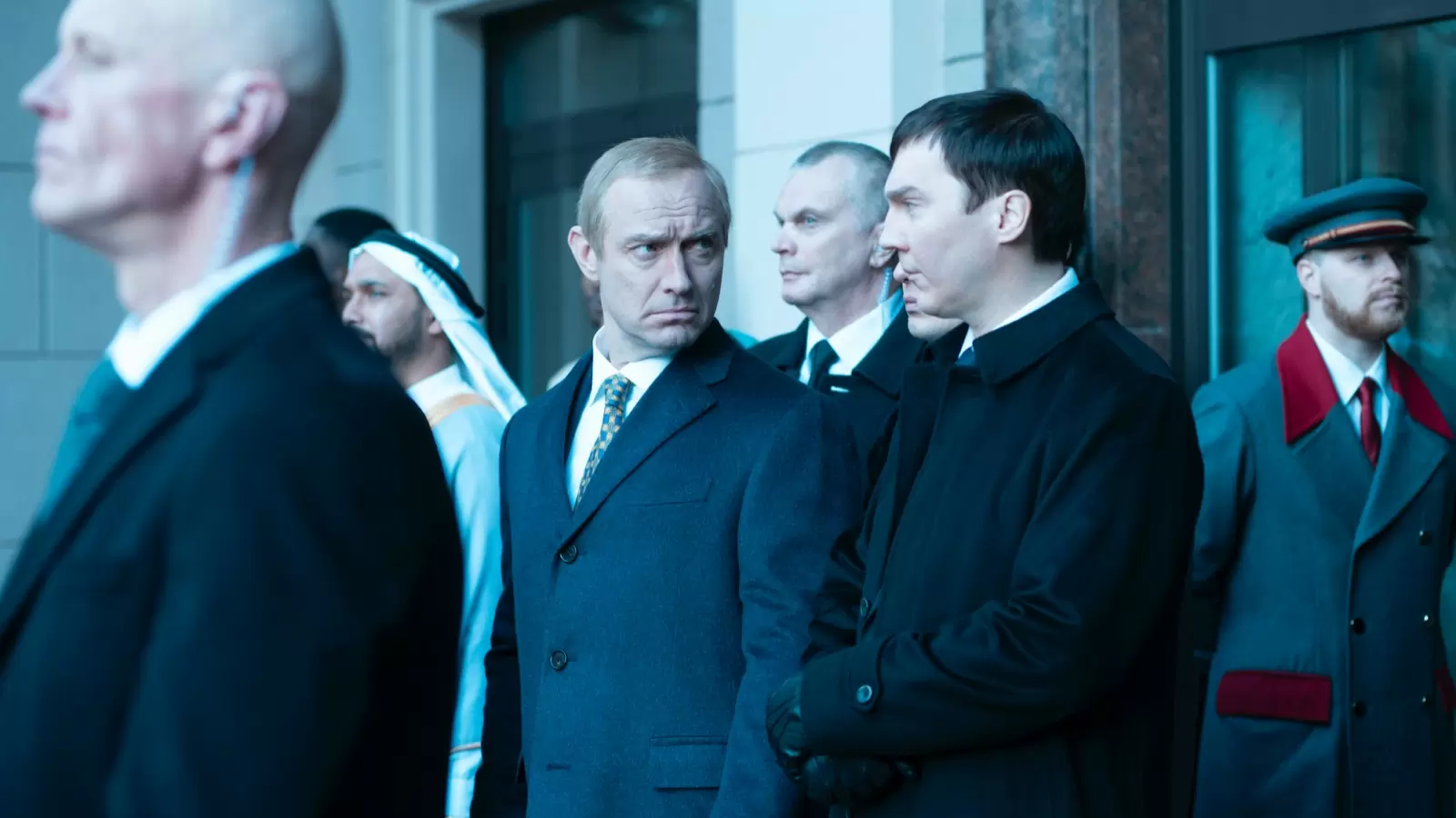 Olivier Assayas e “O Mago do Kremlin”: “Nunca quis tornar o poder sedutor. Quis mostrar a sua brutalidade e crueldade”