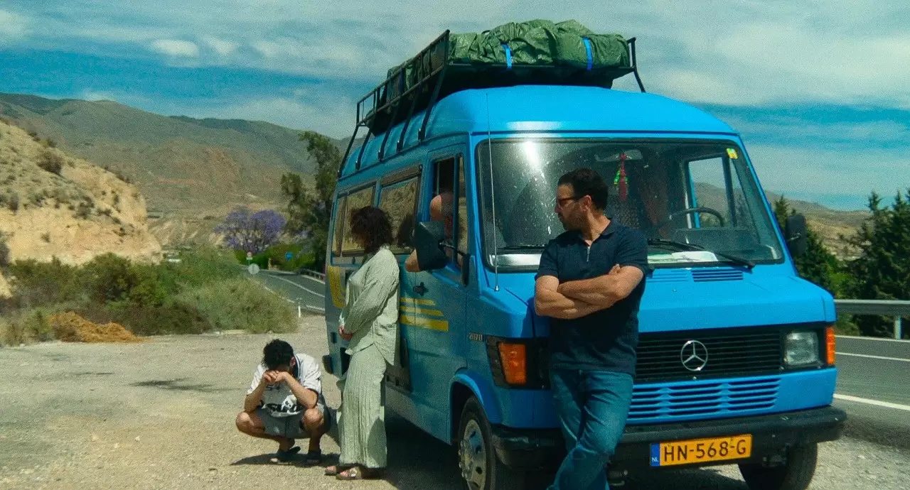 Entre a estrada e a responsabilidade: um retrato familiar em Porte Bagage