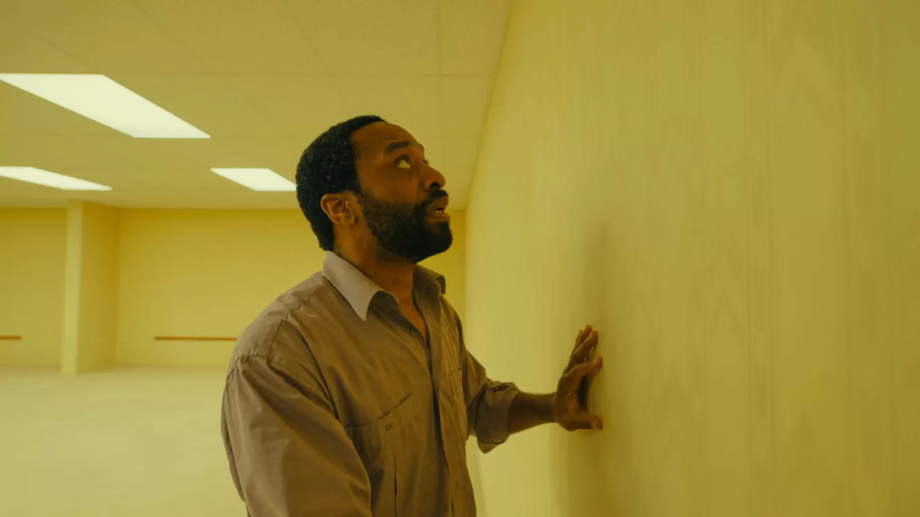 “Backrooms” e como a realidade tem paredes falsas