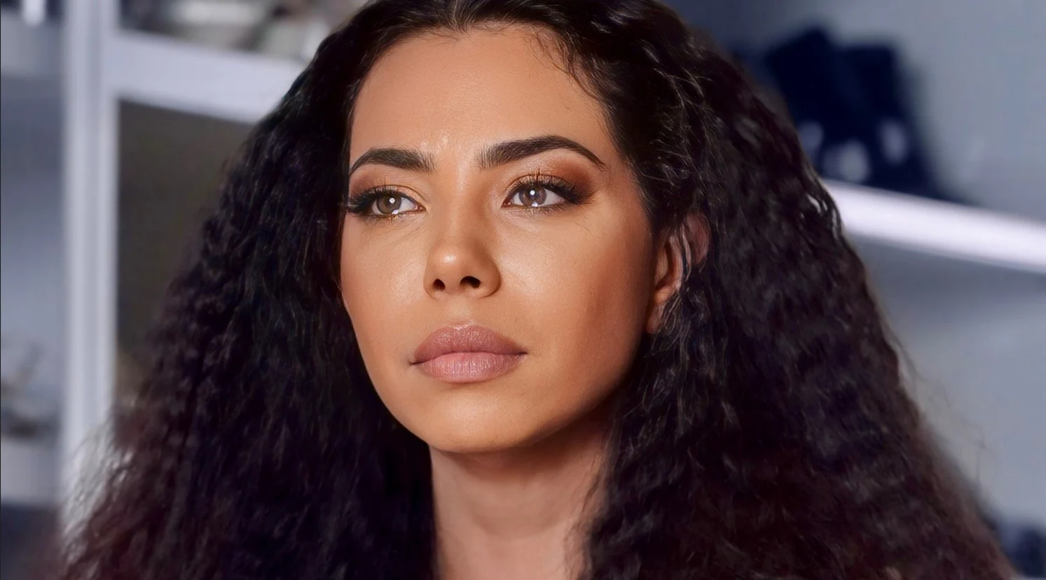 Jeniffer Setti, o coração de “Os Emergentes”, e a promessa de sucesso nas bilheteiras do Brasil