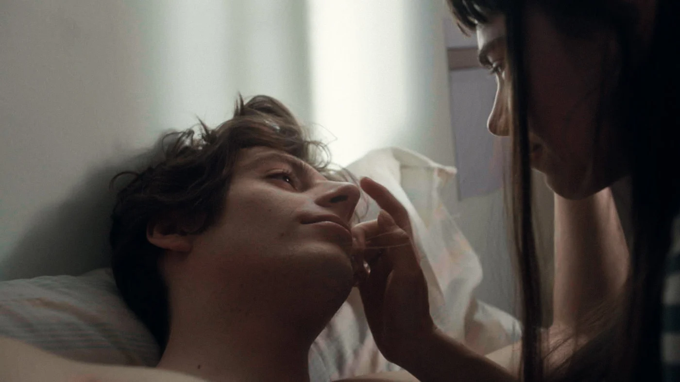 Lover, Not a Fighter: quando o romance é apenas uma parte da desordem