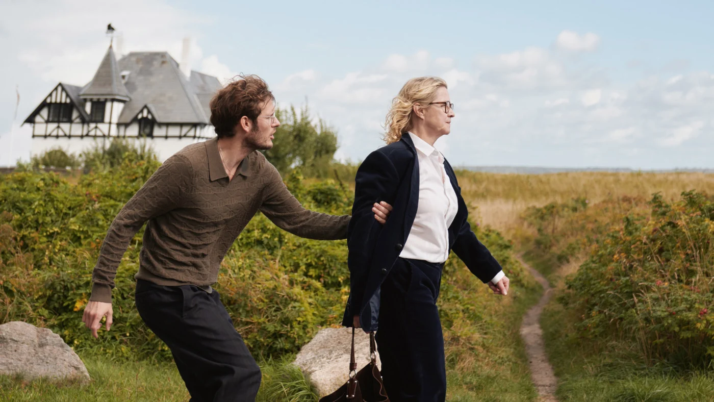 “The Guest” abalroa Karlovy Vary: “O drama pertence ao grande ecrã”