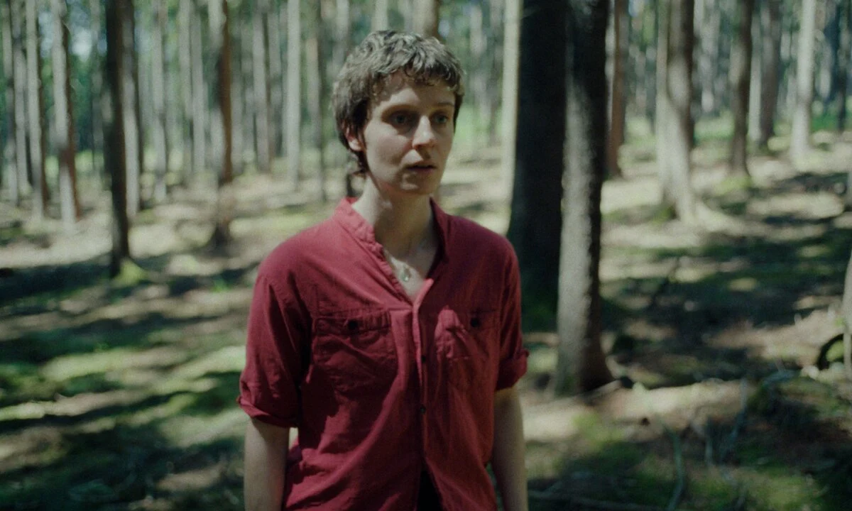 Katharina Rabl fala de ‘Memories of a Forest’: “Não acredito que consigamos cortar a nossa relação com a herança familiar”