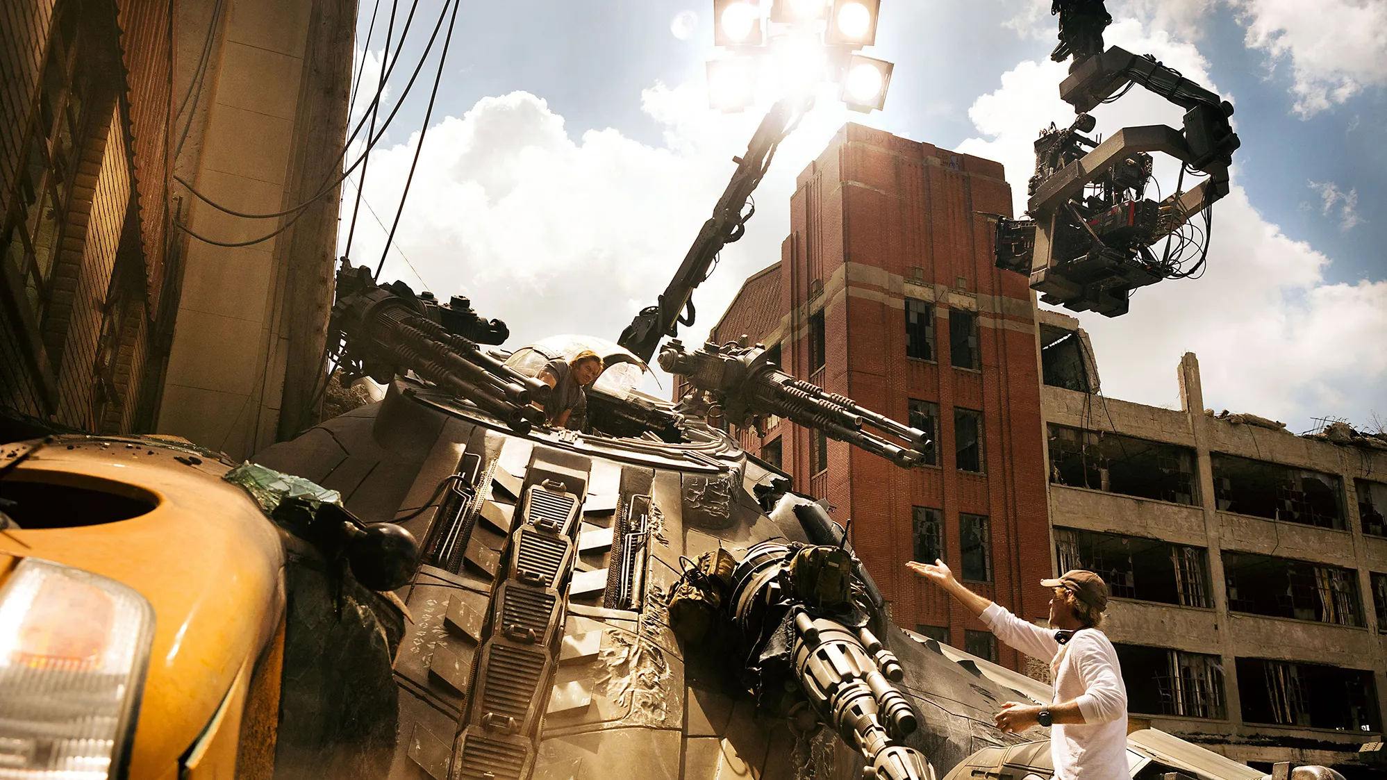 Steven Spielberg e Michael Bay regressam à saga “Transformers”