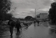 “Rua do pescador nº 6”, o impactante filme de Bárbara Paz